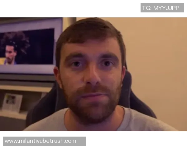 曼联出售B费传闻不实罗马诺澄清沙特与其无新动态