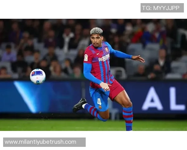 巴萨备战周末联赛加维阿劳霍奥尔莫缺席训练引关注